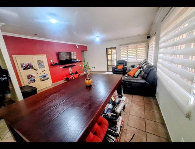 3 BEDROOM TOWNHOUSE FOR SALE IN PARLOCK